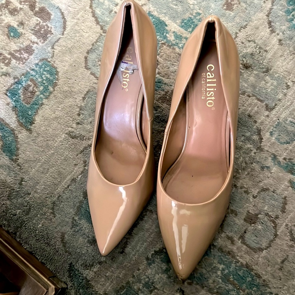 Leather pointed toe heels